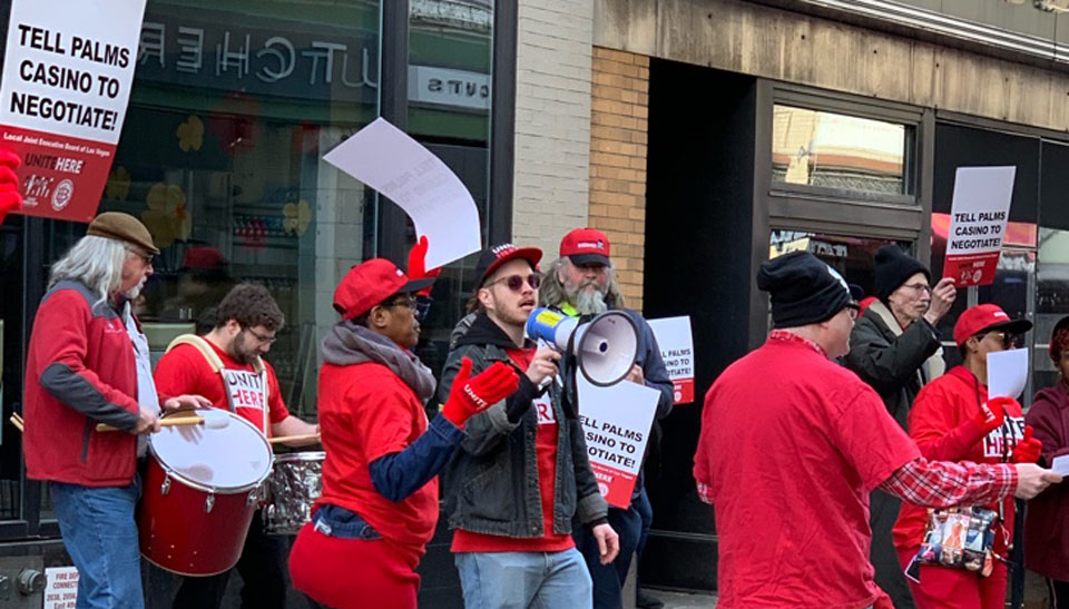 Clevelanders back workers at rally for Vegas casino contract