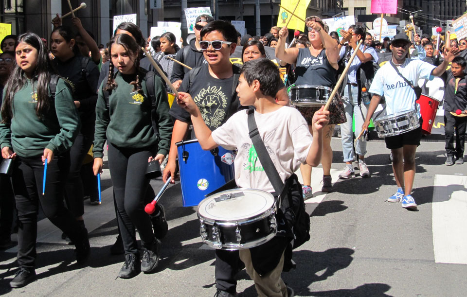 Climate actions draw tens of thousands in northern California