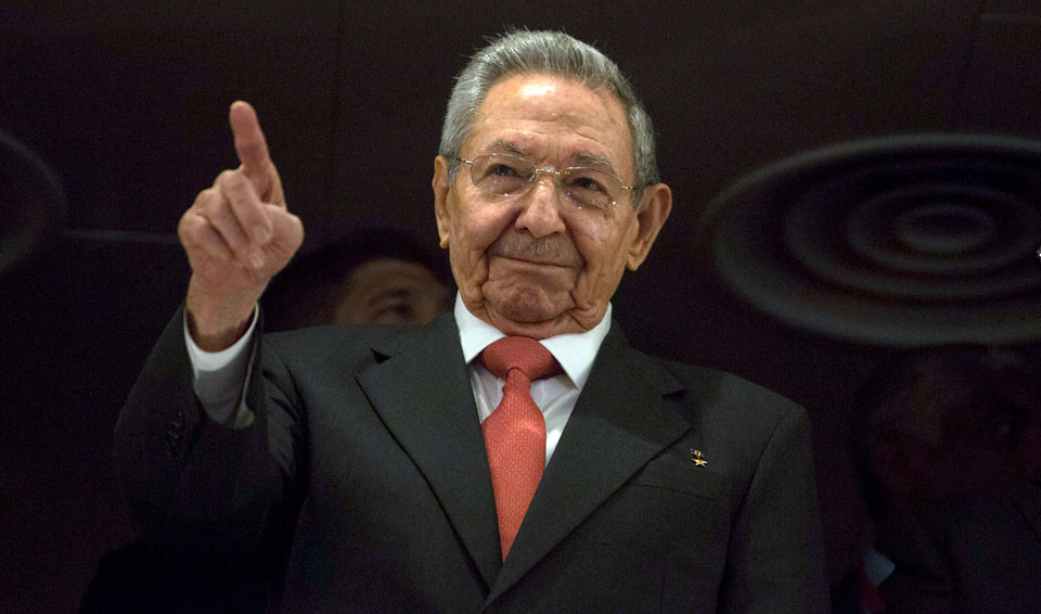 Trump bans Raul Castro and his children from coming to U.S.