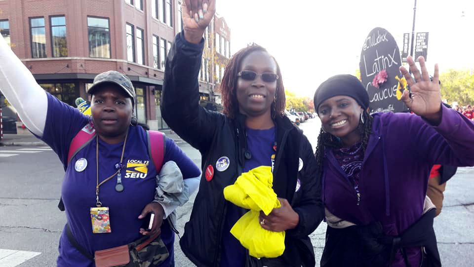 Striking Chicago school bus aides fight poverty wages