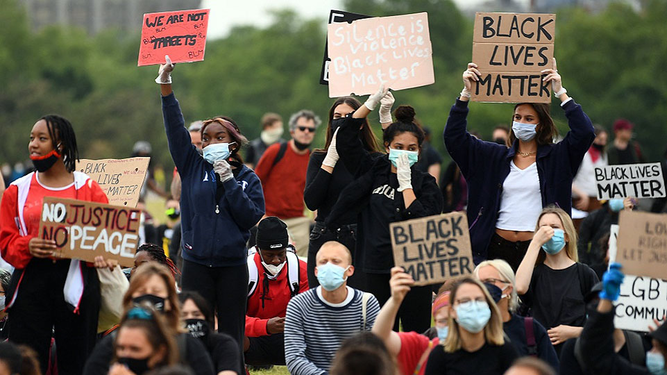 Anti-racist uprising spreads across Britain