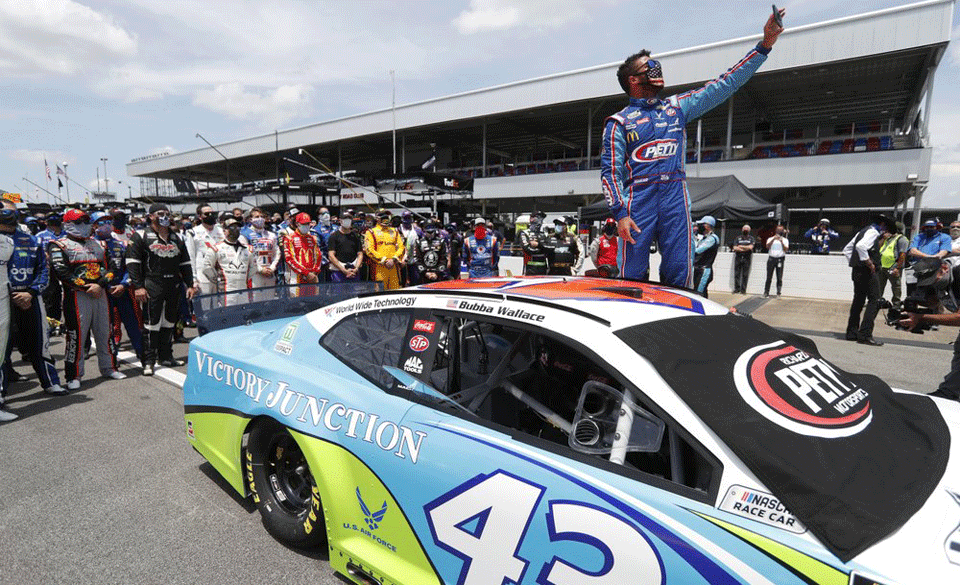 Federal authorities say ‘no hate crime’ in NASCAR noose incident