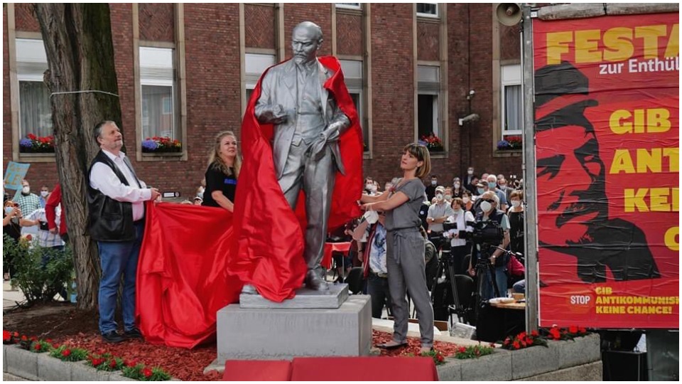 Racist statues fall everywhere as new Lenin statue rises in Germany