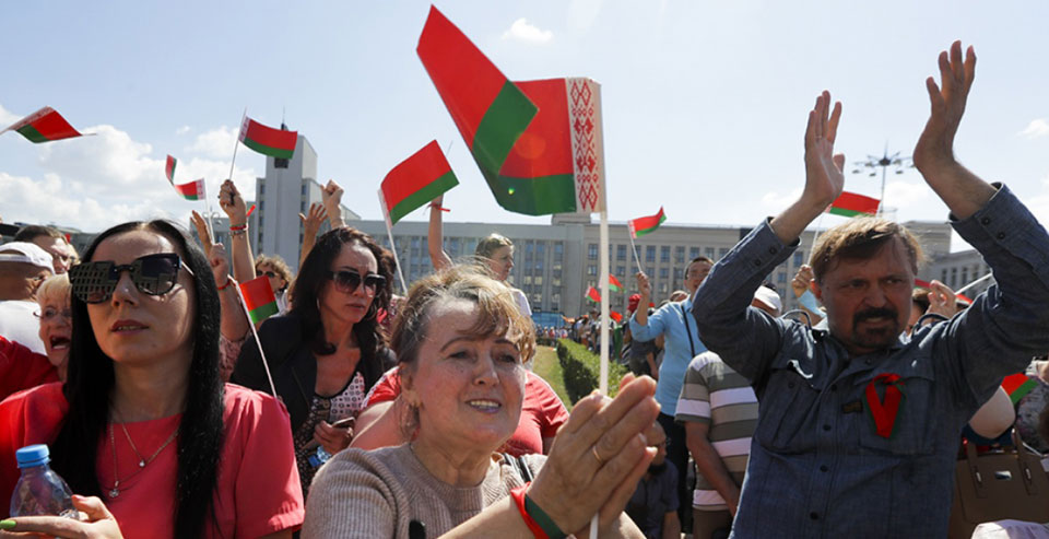 Rival Belorussian protests take place in Minsk as EU ponders new sanctions