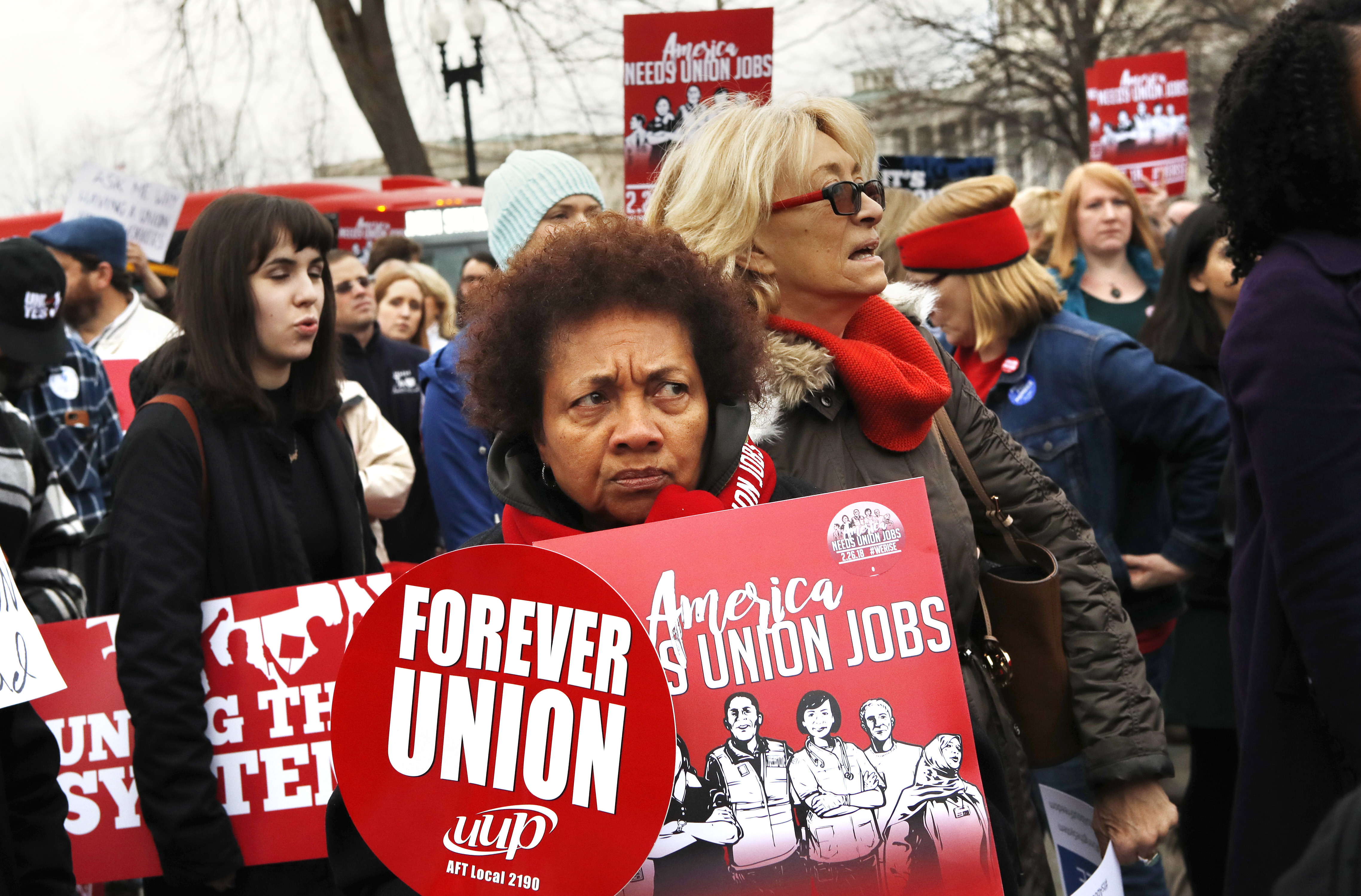 Unions praise Ginsburg, demand no replacement till next presidency