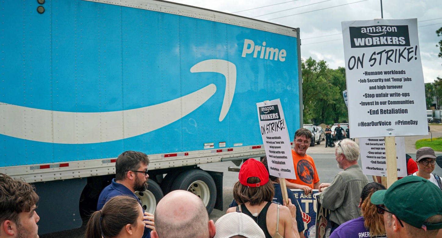 Amazon warehouse workers in Alabama file for union recognition