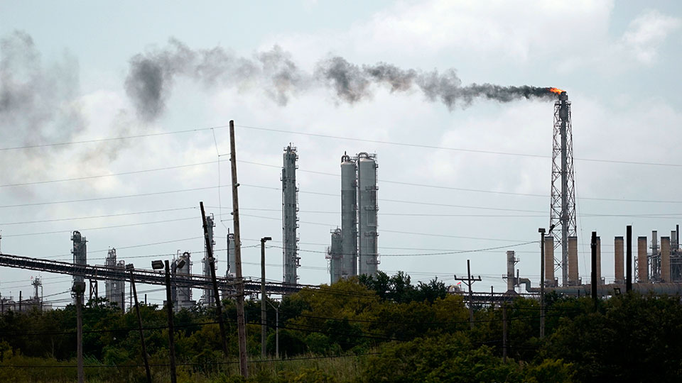 Texas refineries used storm to hide release of tons of pollutants
