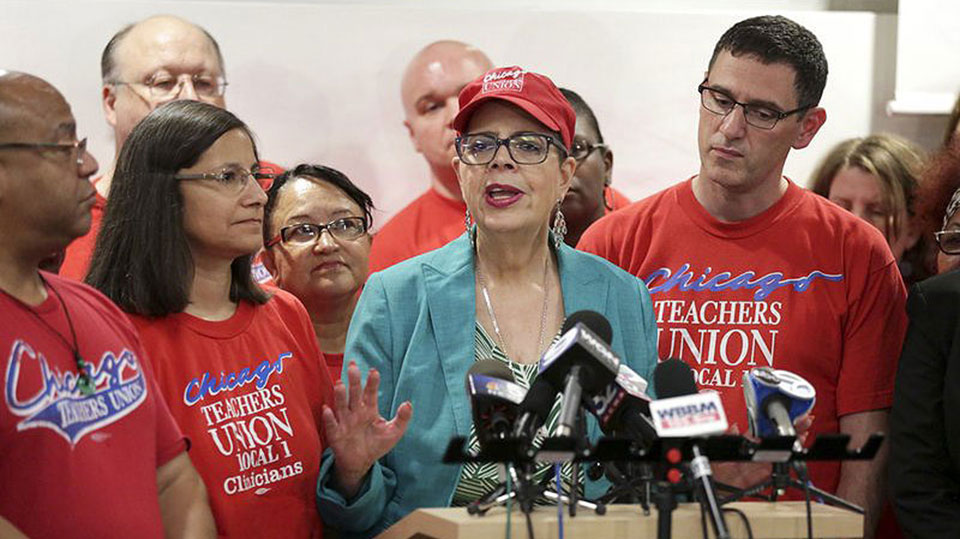 Trailblazing former Chicago Teachers Union President Karen Lewis dies at 68