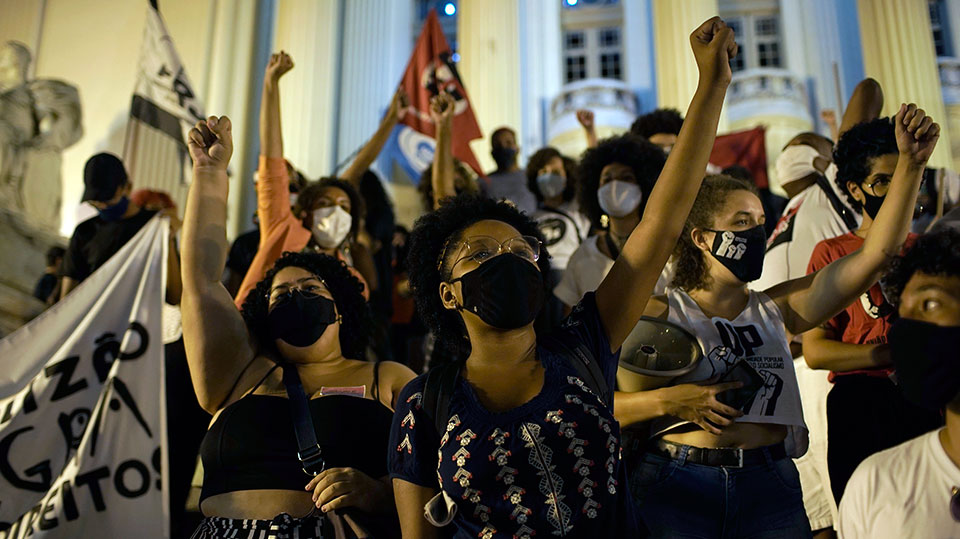 Women take the lead in fight to impeach Bolsonaro in Brazil