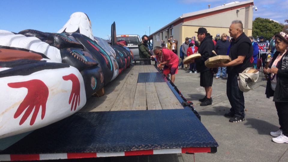 Lummi Totem Pole Heads For Nation s Capital With Appeal Find Missing 