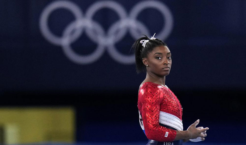 Simone Biles carries weight of the world on her shoulders