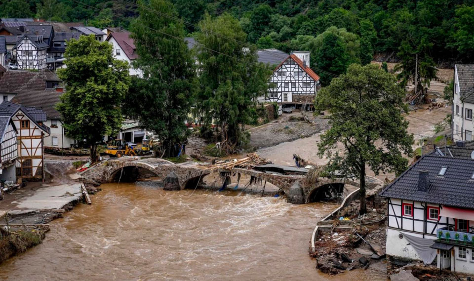 In Germany and worldwide, climate change-fueled weather crisis wreaks havoc