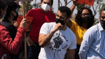 Steven Estrada, veterano del ejército y comunista, candidato al Concejo Municipal de Long Beach