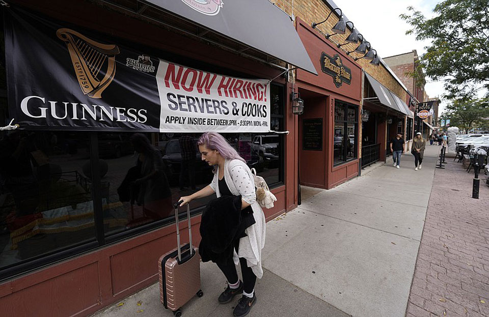 Jobless rate drops in November to 4.2 percent, other numbers mixed