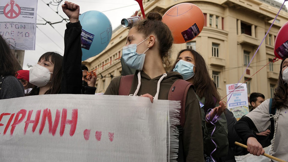 Greek workers and peace activists rally in ‘people’s port’ of Piraeus