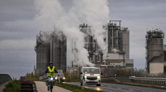 German workers, bosses jointly oppose boycott of Russian gas