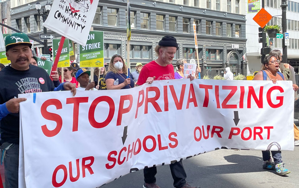 Students back teachers in one day strike in Oakland