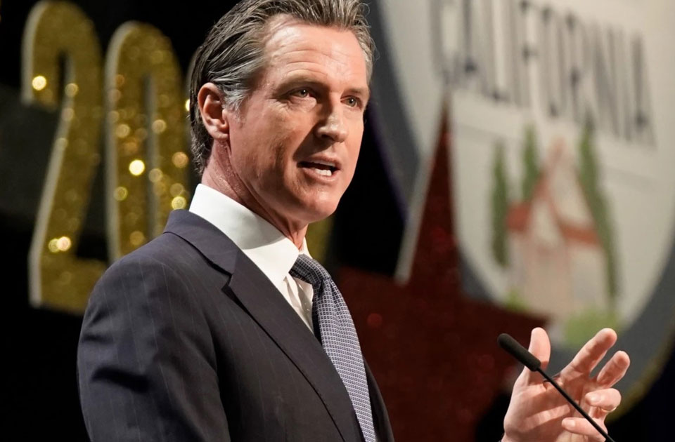 Newsom signs big legislative win for California fast-food workers