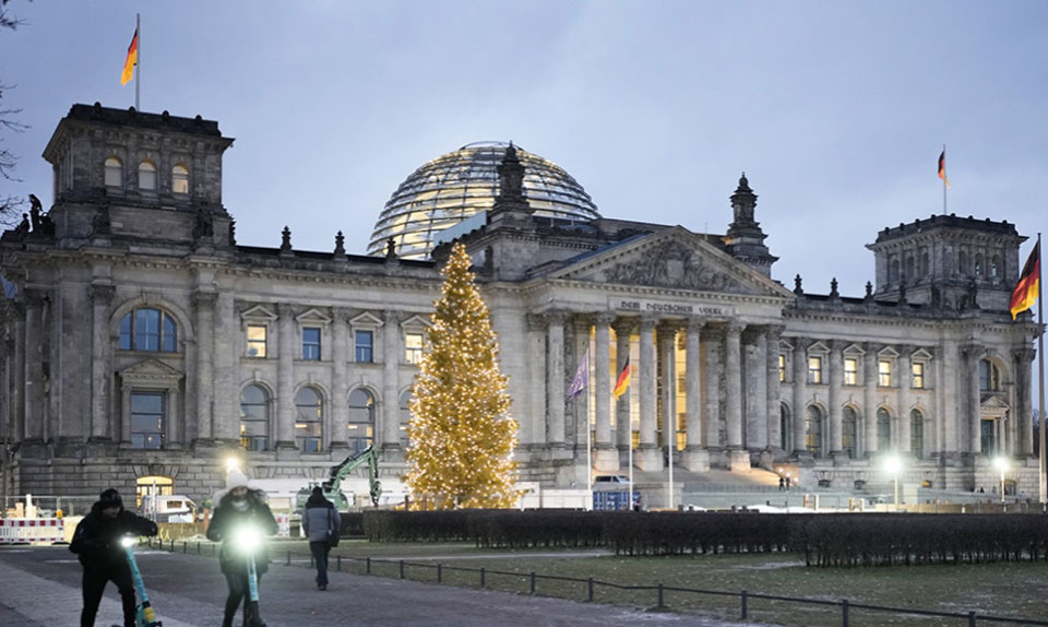 German lawmakers demand answers on far-right coup plot