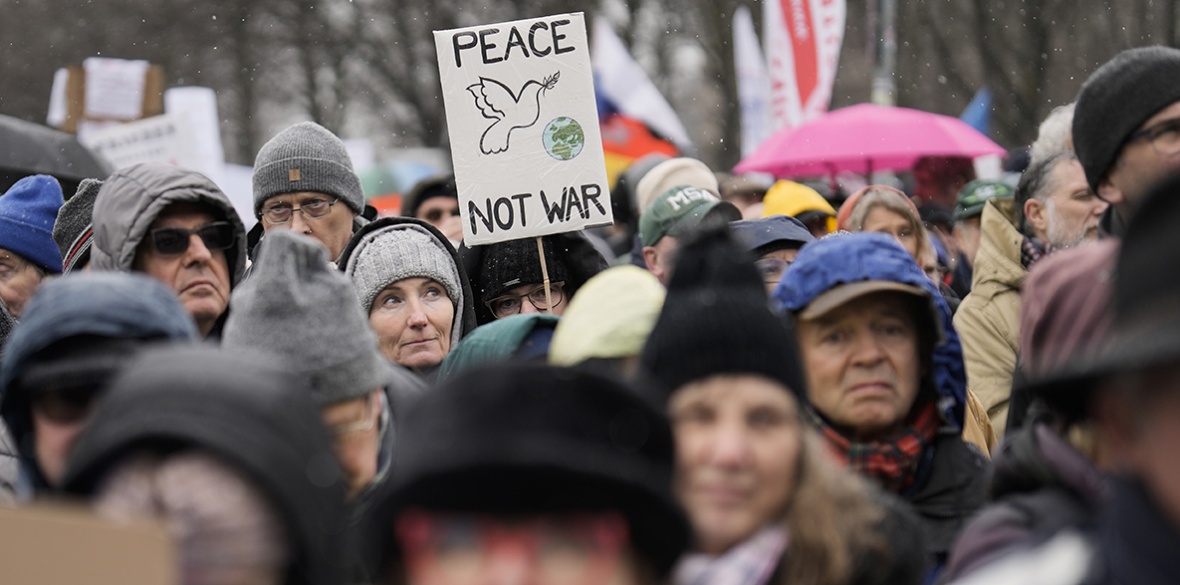 Thousands flood Berlin to oppose Ukraine war arms shipments – People's World
