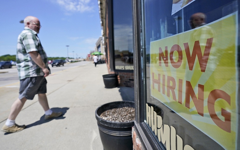 Surprise! Economy adds 517K jobs in January