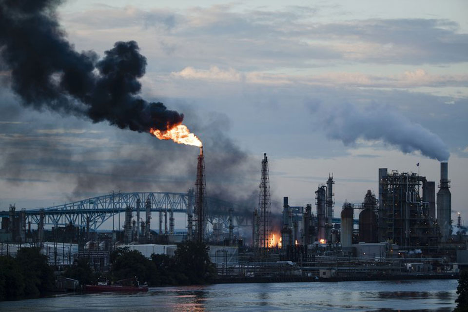 Oil refineries are polluting U.S. waterways – and too often, legally