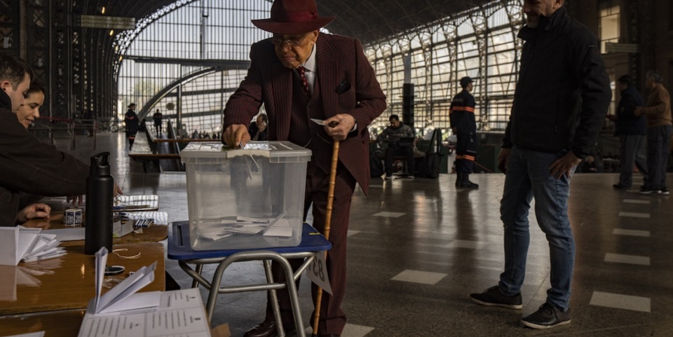 Democratic future of Chile at risk, Communists warn