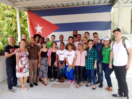 Americans conduct an eye-opening visit to Cuba