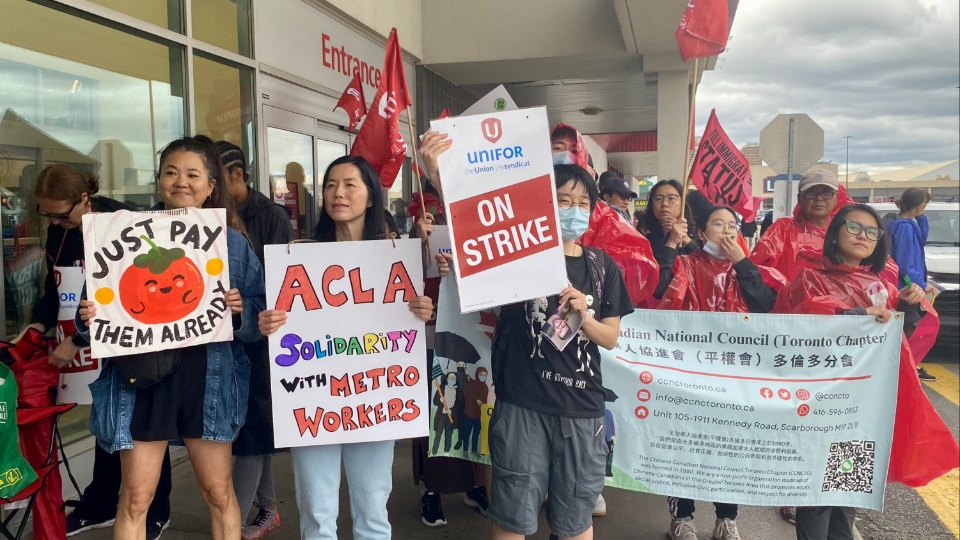 Toronto grocery workers strike for living wage, turning down union-approved contract