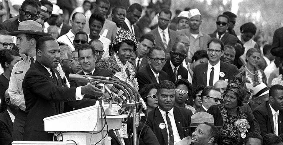 Manifestantes llegan a Washington para conmemorar la marcha de King de 1963