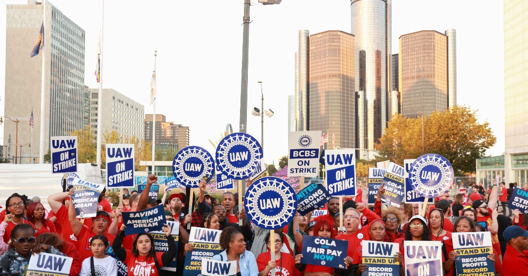 Show your solidarity with striking UAW workers with this draft resolution