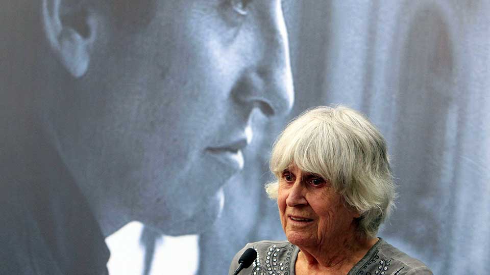 Dolor y tristeza por partida física de Joan Jara: Un destello de dignidad, de fuerza y de luz