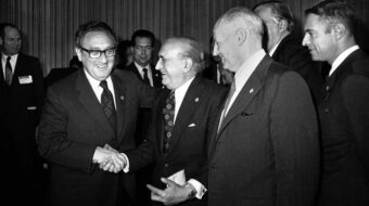 El apoyo de Henry Kissinger a regímenes brutales todavía atormenta a América Latina