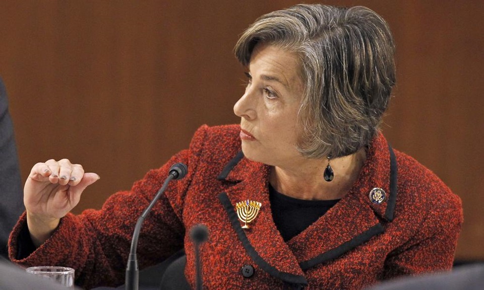 Democrat Schakowsky blocks GOP Social Security cuts in money bill