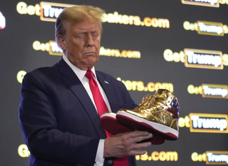 Trump's latest racist claims won't solve his general election problem – People's World - Vimarsana News