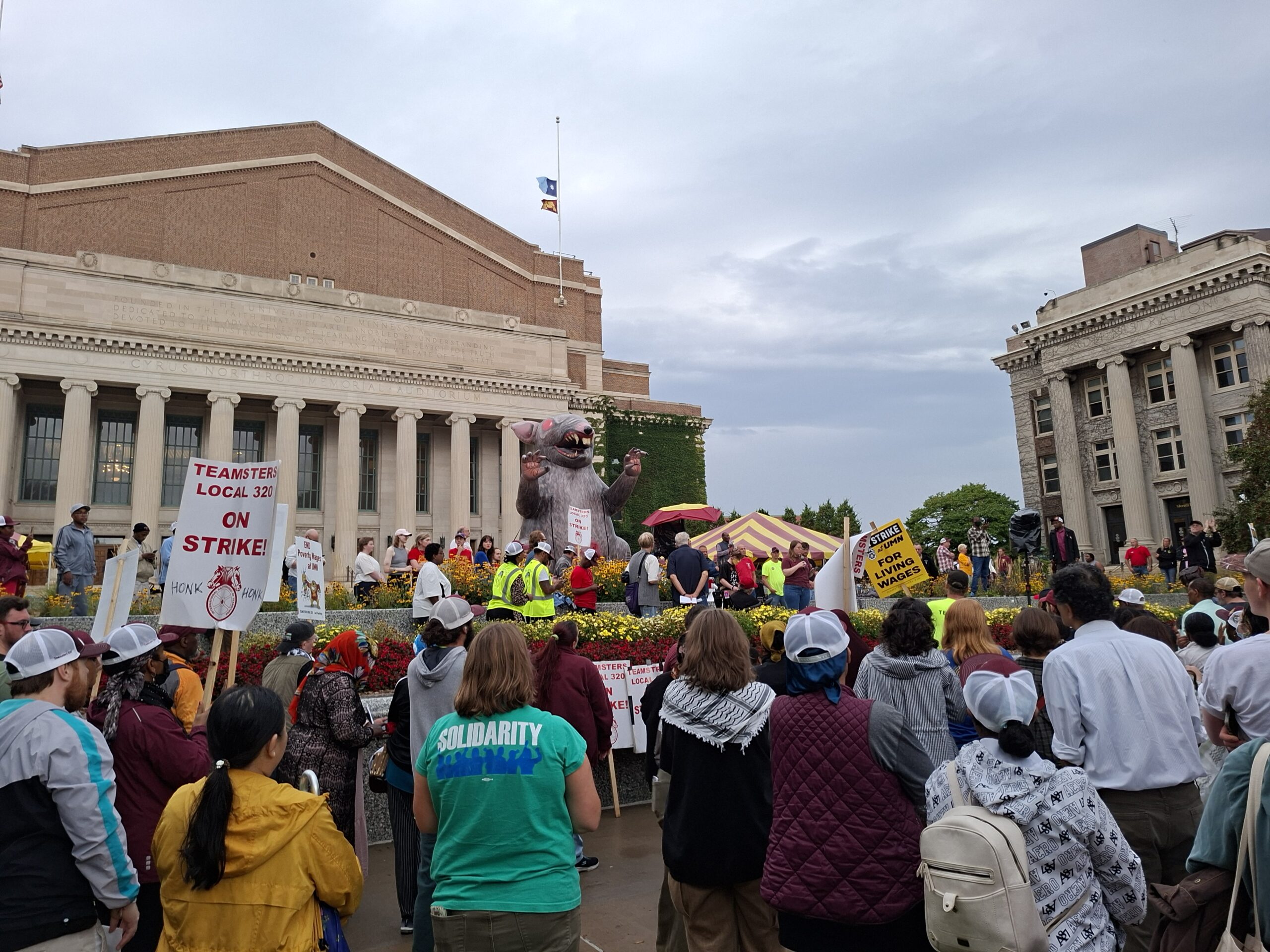 Willie Nelson won't cross a picket line – People's World