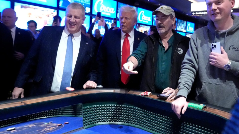 Wall Street and Trump want to gamble with your retirement savings