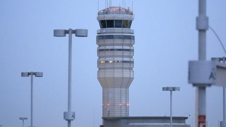 Report: Government shutdown leads to air traffic slowdown