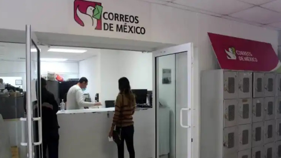 Mexican postal workers win concessions, threaten strike action