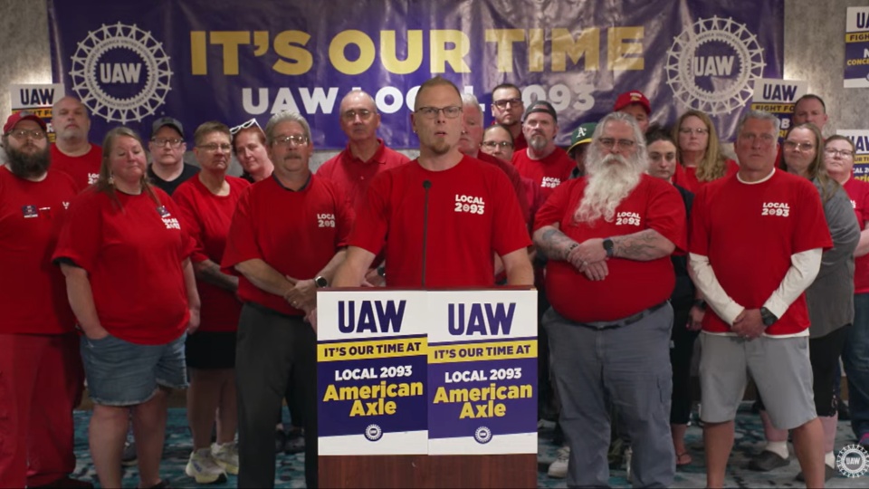 Nearly 1,000 UAW members walk out at American Axle