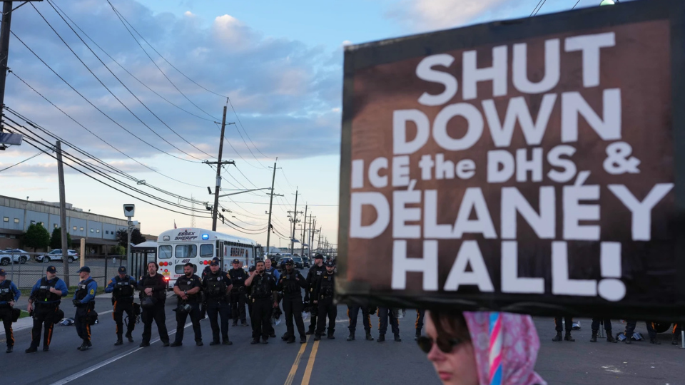 Protests at Newark immigrant detention center grow