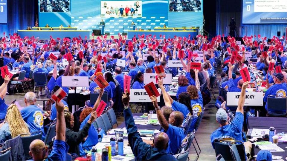 Postal Workers convention opening resembles revival meeting