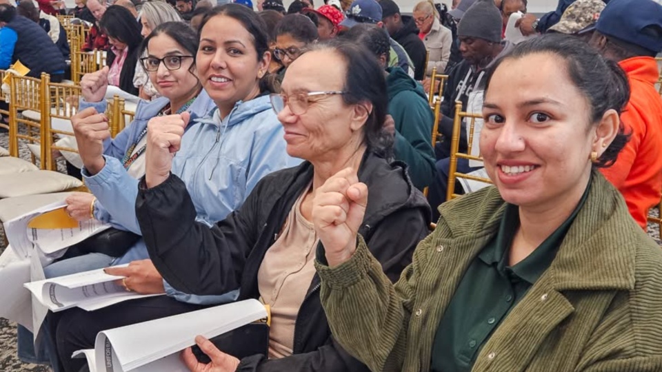 Warehouse workers in Canada approve collective bargaining agreement with Walmart