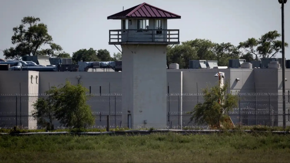 Shuttered private prison in Minnesota to re-open as ICE detention center