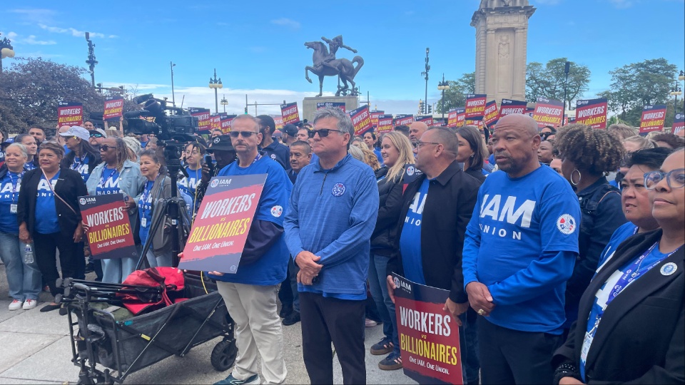 Machinists union hits Chicago streets for ‘Workers vs. Billionaires’ march