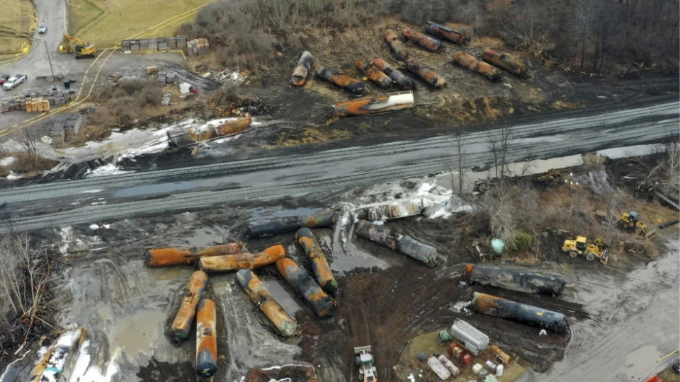 Two freight railroads account for half of industry safety problems