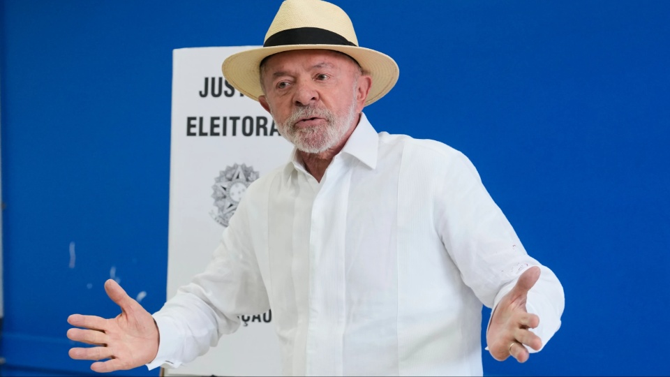 Far-right surge in Brazil forces Lula into a runoff